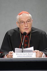 Cardianl Zenon Grocholewski, préfet de la Congrégation pour l'éducation chrétienne
