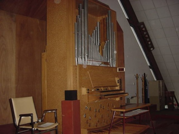 L'orgue Rieger du Grand Séminaire de Québec vendu à la paroisse St-Denys-du-Plateau à Québec en 1979 L'orgue Rieger du Grand Séminaire de Québec vendu à la paroisse St-Denys-du-Plateau à Québec en 1979