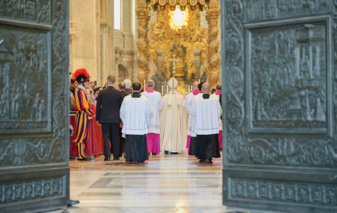 Crédits photo :   ANDREAS SOLARO/AFP Le pape vient de présenter la bulle « Misericordiae vultus » Crédits photo :   ANDREAS SOLARO/AFP Le pape vient de présenter la bulle « Misericordiae vultus »