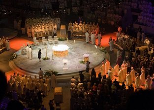 Célébration eucharistique lors du 49e Congrès eucharistique international tenu à Québec en juin 2008