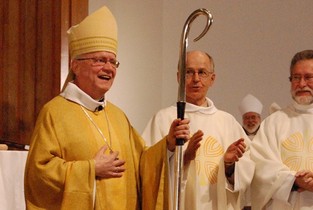 Mgr Joseph-Yvon Moreau, évêque de Sainte Anne-de-la-Pocatière Mgr Joseph-Yvon Moreau, évêque de Sainte Anne-de-la-Pocatière