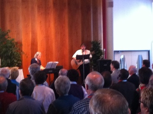 L'abbé Robert Lebel au cours de son animation lors du Lancement diocésain de Québec en septembre 2011 L'abbé Robert Lebel au cours de son animation lors du Lancement diocésain de Québec en septembre 2011