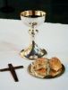 Jésus se prend en main, il se bénit lui-même, il montre qu'il a mal et il se donne. Eucharistie du Jeudi saint.