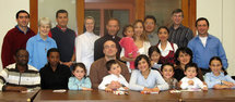 Mgr Gilles Lemay, évêque auxiliaire de Québec et une partie de la délégation québécoise Mgr Gilles Lemay, évêque auxiliaire de Québec et une partie de la délégation québécoise