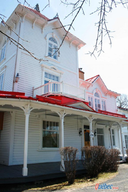 Après 46 ans dans cette maison sur le boulevard Masson à Québec, les Auxiliaires franciscaines la cèdent au Grand séminaire Redemptoris Mater, un grand séminaire international missionnaire relié au Chemin néocatéchuménal Photo Mylène Tremblay