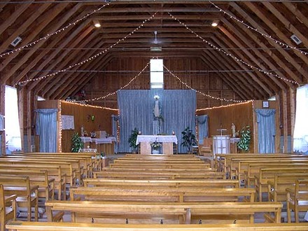 Intérieur de la Chapelle Notre-Dame du Lac Poulin en Beauce au Québec Intérieur de la Chapelle Notre-Dame du Lac Poulin en Beauce au Québec