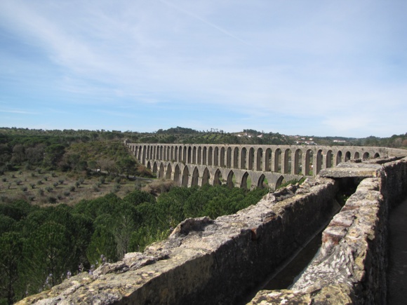 Aqueduc Vieux Tomar au Portugal (Photo libre de droits)