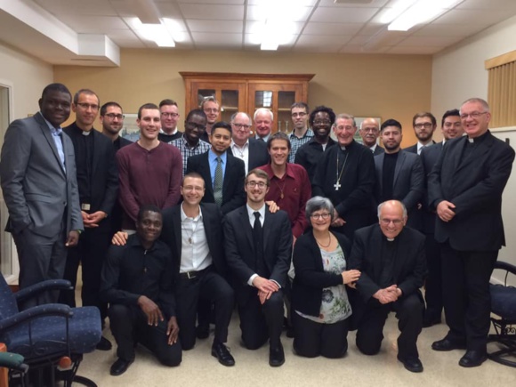 Journée de ressourcement avec l'équipe du Grand Séminaire de Québec : les abbés Luc Paquet et Martin Laflamme et madame Ginette L'Heureux