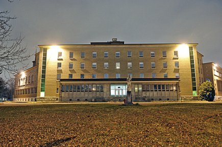 Édifice du Petit Séminaire diocésain de Québec sur la rue Marie-Victorin à Sillery Édifice du Petit Séminaire diocésain de Québec sur la rue Marie-Victorin à Sillery