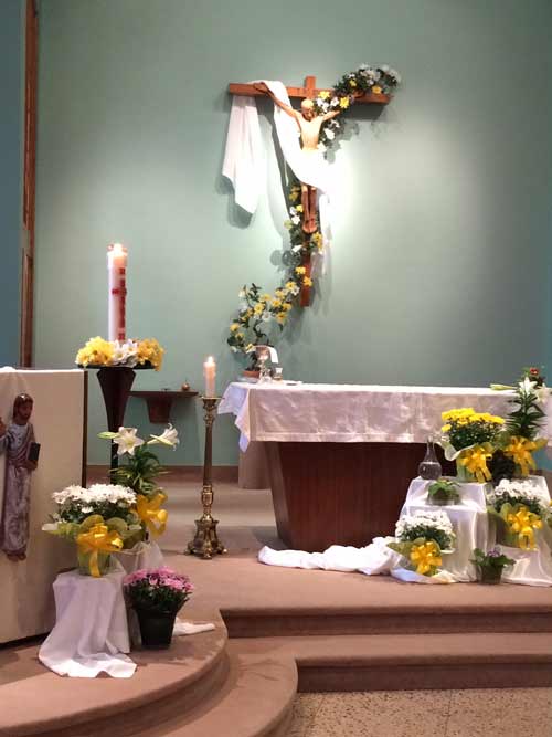 La chapelle du Séminaire de Québec décorée pour la fête de Pâques (Crédits photo ; un séminariste du Grand Séminaire de Québec) La chapelle du Séminaire de Québec décorée pour la fête de Pâques (Crédits photo ; un séminariste du Grand Séminaire de Québec)