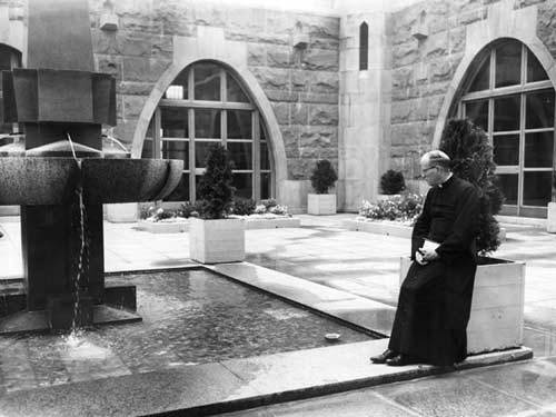 Le cloître du Grand Séminaire de Québec en 1960 devenu le Pavillon Casault de l'Université Laval