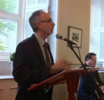 L'abbé Mario Côté, recteur du Grand Séminaire de Québec, s'adressant aux personnes participantes au banquet du 350e anniversaire de fondation du Grand Séminaire de Québec le 4 juin 2013