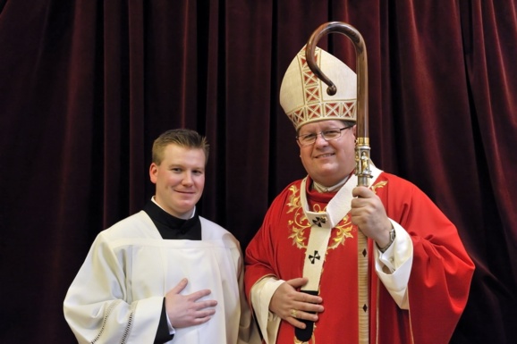 Monsieur le cardinal Gérald C. Lacroix en compagnie de monsieur Jérôme Frenette, cérémonaire officiel de Mgr l'Archevêque de Québec.