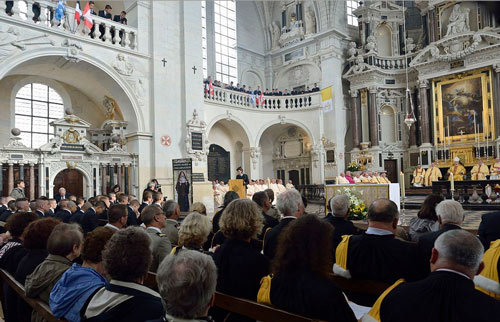 Vue d'ensemble : Célébration en l'honneur de saint François de Laval le 8 octobre 2014 au Prytanée militaire de La Flèche, autrefois le Collège de La Flèche. (Crédits photo : Daniel Abel)