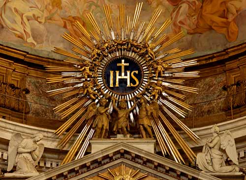IHS = Jesus Hominum Salvator - Jésus Sauveur des hommes sur l'autel de  l'Église du Gesù à Rome