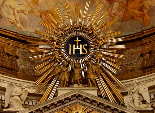 IHS = Jesus Hominum Salvator - Jésus Sauveur des hommes sur l'autel de  l'Église du Gesù à Rome IHS = Jesus Hominum Salvator - Jésus Sauveur des hommes sur l'autel de  l'Église du Gesù à Rome