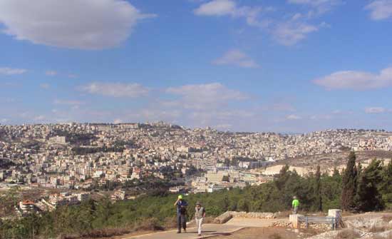 La ville de Nazareth aujourd'hui (Crédits photo : H. Giguère) La ville de Nazareth aujourd'hui (Crédits photo : H. Giguère)