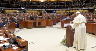 Le pape François s'adressant au Conseil de l'Europe à Strasbourg le 25 novembre 2014 (Crédits photo AFP)