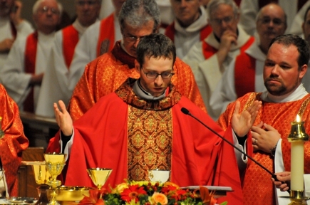 L'abbé Félix Roberge lors de son ordination presbytérale le 20 mai 2011