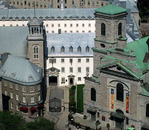 Entrrée du Musée de l'Amérique française au 2, de la Fabrique à Québec