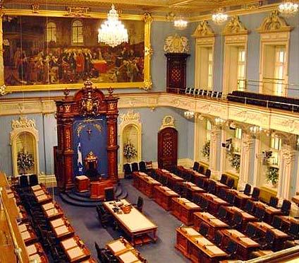 Le Salon bleu où siège l'Assemblée nationale du Québec au Parlement de Québec