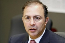 Monsieur Sam Hamad, député de Louis-Hébert Monsieur Sam Hamad, député de Louis-Hébert