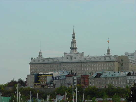 Le Pavillon Camille-Roy du Séminaire de Québec autrefois Pavillon central de l'Université Laval dans le Quartier Latin du VIeux Québec. Crédit photo Jérôme Frenette 2005