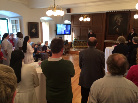 Au Vieux monastère des Ursulines à Québec, lancement du volume "Les Ursulines de Québec. Espaces et mémoire" de Christine Cheyrou le 10 juin 2015. (Crédits photo H. Giguère) Au Vieux monastère des Ursulines à Québec, lancement du volume "Les Ursulines de Québec. Espaces et mémoire" de Christine Cheyrou le 10 juin 2015. (Crédits photo H. Giguère)