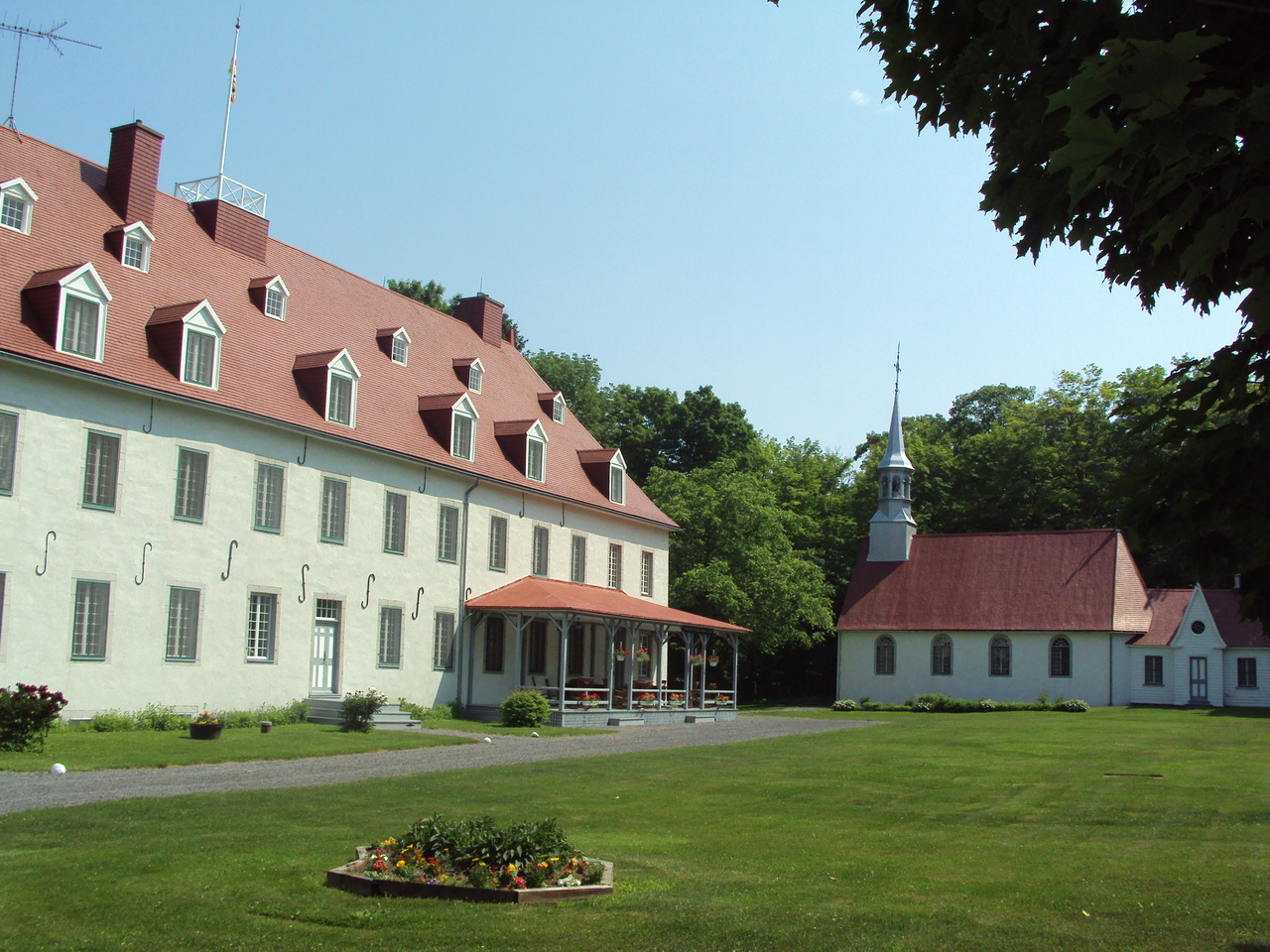 Ouverture officielle du PetitCap 2010 hommages à madame Claire